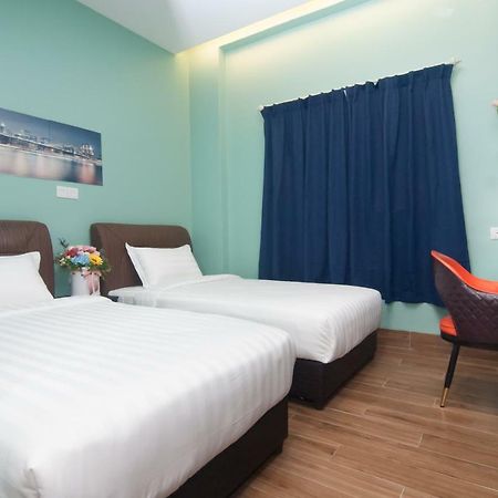 Good 9 Hotel - Bukit Dahlia Johor Bahru Extérieur photo
